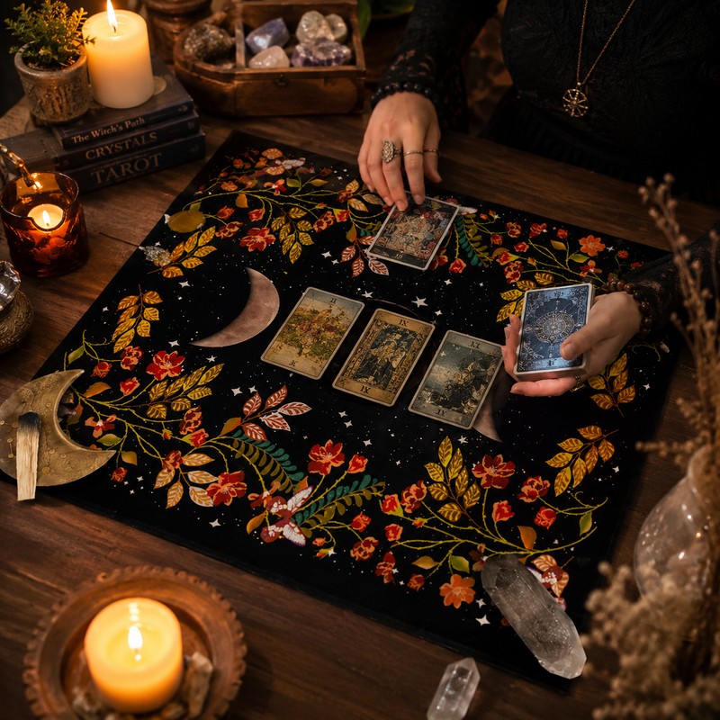 Moonflower Tarot Card Table Cloth for Readings – Decorative Altar