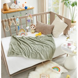 Geniospin Fleece Throw Blanket, 280GSM Extra Soft Lightweight Blanket with Strip, Plush Fuzzy Cozy Blankets and Throws for Couch, Bed, Sofa Cozy, Warm and Breathable (Sage Green, 30x40 inches)