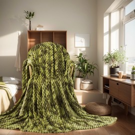 Richave - Cobija de forro polar, ligera y antiestática, de 127 x 152 cm, tamaño de viaje, diseño de nubes 3D, elegante cobija jacquard para invierno, teñido anudado, color verde oliva.