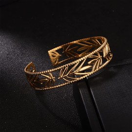 Kercisbeauty Hollow Out Maple Leaf Gold Stainless Steel Carved Bracelet Adjustable Open Cuff Bangle Daily Jewelry (Gold)
