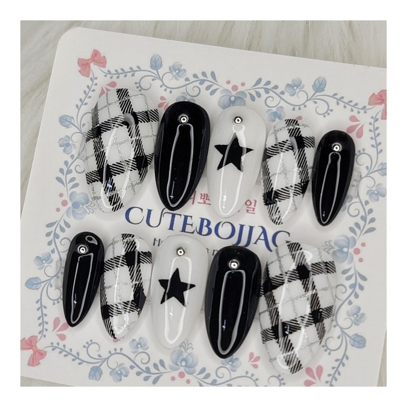 Cozy Check Handmade Nail Tips - Oval S / 포근한