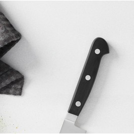 HENCKELS Classic Razor-Sharp 6-inch Chef Knife, German Engineered Informed by 100+ Years of Mastery, Stainless Steel