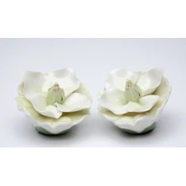 CG 20730 2.5" Painted White Layered Petals Gardenia Salt and Pepper Shakers