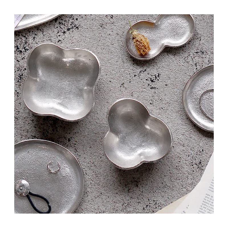 Aluminum Round Tray, Medium, Santolina / Santolina