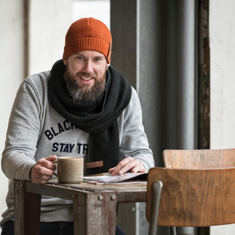 KNIT FACTORY - Jazz Scarf - Knitted Scarf for Men