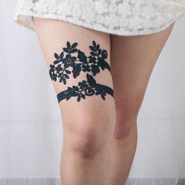 Relandy Wedding Garter Set Lace Bridal Garter Set Leaf Garters Flower Wedding Garter Bridal Accessories for Brides(2PC) (Black)