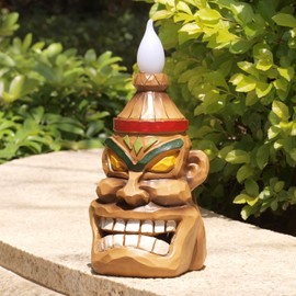 Tiki Head - Estatua de luz solar para exteriores, luces intermitentes con luces LED, 22,2 cm de alto (multicolor)