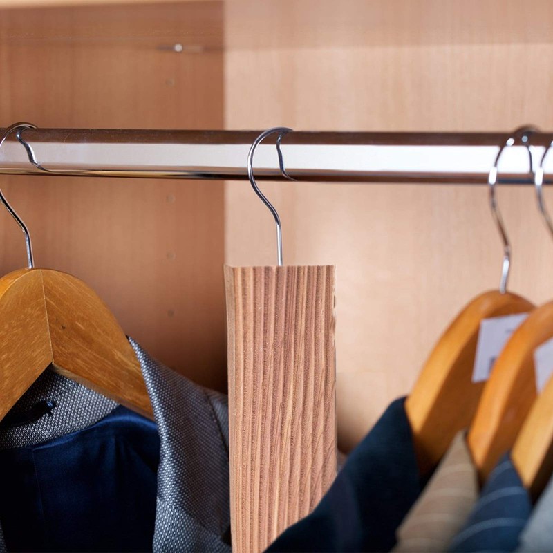 Huji Aromatic Cedar Closet Hang Up Protects Clothes (2)