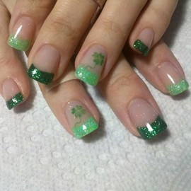 St.Patrick's Day Green Nail Tip Press on Nails Short Square Fake Nails with Four Leaf Clover Design Shiny Glitter Press on Nails Stick on Nails for Women Girls St.Patrick's Day Party Parade Nail Art