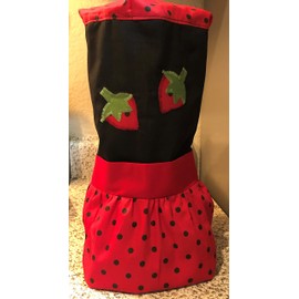 Dust Cover for OSTER. -Design: Strawberry/Red-Black Dots. - Blender dust cover- Ribbon to tie a bow.