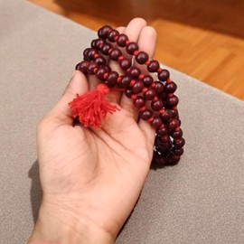Shiva Lingam Shop Red Sandalwood Mala 8mm Beads – Natural Chandan Wood Prayer Rosary for Meditation, Japa, Spiritual & Daily Puja – 108+1 Beads Traditional Hindu Buddhist Handmade Japa mala