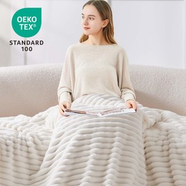 BEDELITE Fleece Throw Blanket for Couch - 300 GSM Soft Warm Fluffy King Size Blanket Decorative Gift Striped Cream White 230 x 270 cm