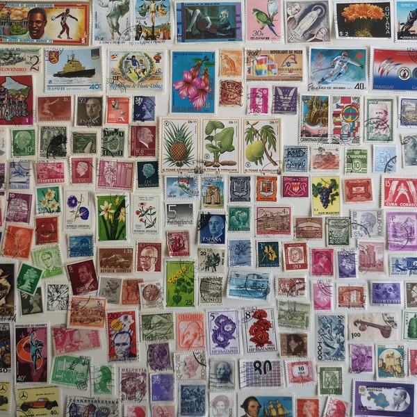 1000 Different Worldwide Stamps Collection (Stamps for Collectors) (1000 Different