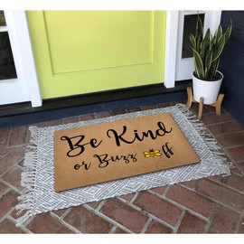 Funny Welcome Doormat For Entrance Way Indoor Front Porch Decor Rugs Be Kind Or Buzz Off Cute Bee Patten Go AwayPersonalized Funny Home Decor Mat Anti-Slip Novelty Prank Gift Mats23.7"(L) x 15.9"(W)