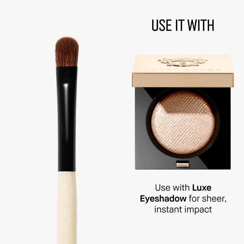 Bobbi Brown Eyeshadow Brush | Rounded, Beveled-Head Makeup Brush For