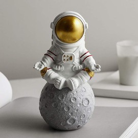 ALEOHALTER Astronaut Statues, Astronaut Figurine Sculpture Spaceman Statue Desktop Accessories Kids Boys Bedroom Decor Astronaut Themed Decoration Ornament