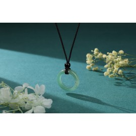 Jovivi Healing Crystal Pendant Necklace Women Natural Green Aventurine Crystals Gemstones Quartz Round Stone Cord Necklace Adjustable Jewellery Gifts Men