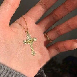 Vroxdrez Women's Gold Cross Chain, Skin-friendly Fashion Jewellery, Women's Necklace with AAA Zirconia Cross Pendant, Ideal Accessory for Women Girls Surprise, Standard, Gold Cubic Zirconia