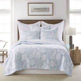 Levtex Home - Stillwater Quilt Set - King/Cal King Quilt + Two King Pillow Shams - Coastal - Blue and White - Quilt Size (106x92in.) and Pillow Sham Size (36x20in.) - Reversible - Cotton Fabric