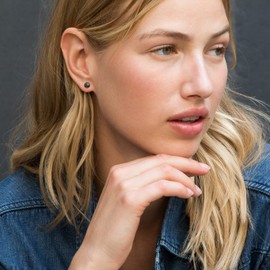 day.berlin 925 Silver Ball Stud Earrings 18 Carat Gold-Plated Round Women's Earrings 6 mm Diameter Rhodium-Plated with Tarnish Protection, Ball Studs Nickel-Free and Waterproof, Sterling Silver, No