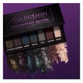 New younique Moodstruck Addiction Anniversary EditionEyeShadow Palette Shimmer