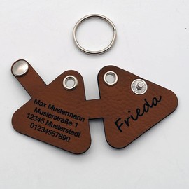 CopterFarm Hundemarkentasche für Hunde am Halsband | mit Gravur, Druckknopf | Kunstleder, Echtleder | Hundemarke | individuell beidseitig graviert (Braun, Dreieck)