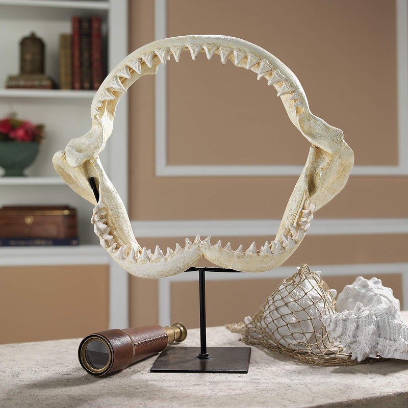 Design Toscano Shark's Jagged Jaws Statue