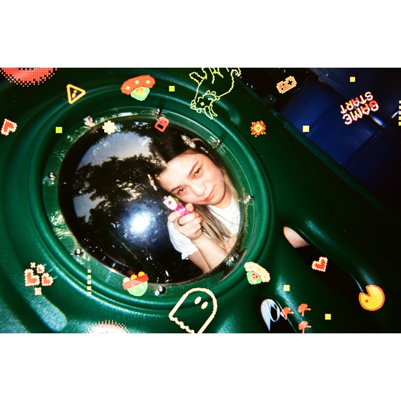 Retocolor Pixelate 400 35mm 使い捨てフィルムカメラ 27EXP、ISO400、カラーネガティブフィルム、フォーカスフリー、使いやすい、フラッシュ内蔵、使い捨て (フィルムとバッテリー付属) (PIXELATE)