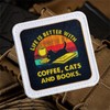 Patches Velcro "LIF IS BETTER WITH COFFEE, CATS AND BOOKS."