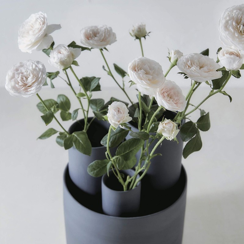 TAMAKI AYA T-910504 Flower Base, Black, 2.4 x 7.5 inches