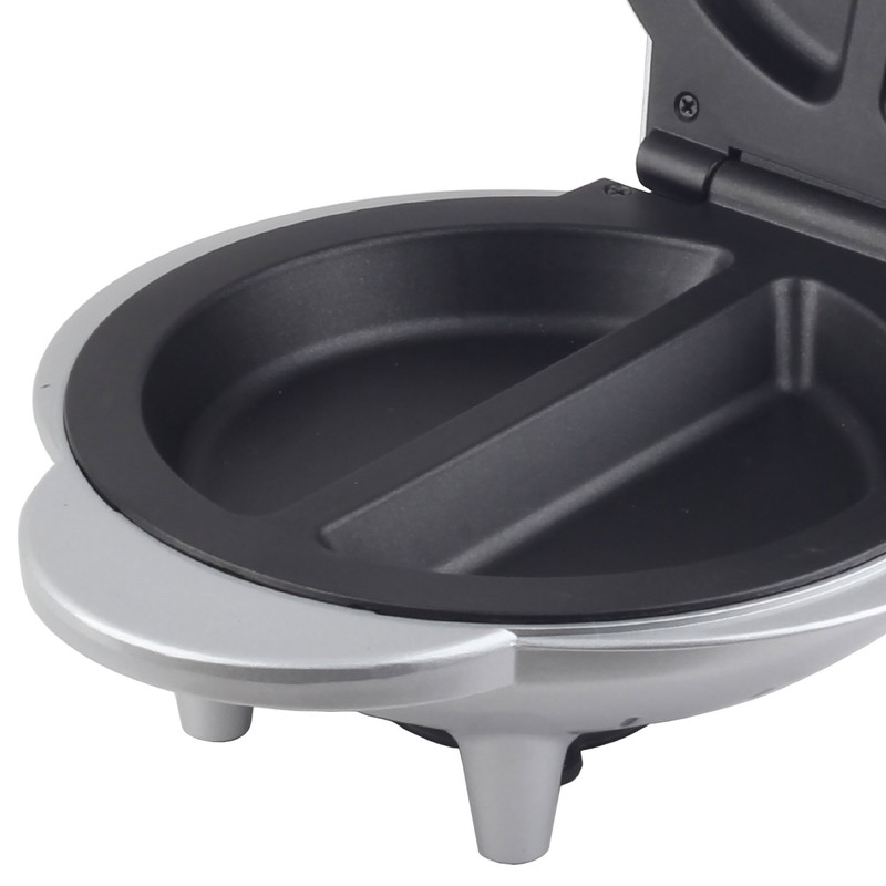 Brentwood TS-255 Non-Stick Electric, Silver Omelet Maker 5.75"x 9.5"x 11".