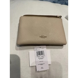 Coach X Peanuts Corner Zip Wristlet With Snoopy And Friends Motif Ivory CF213NWT