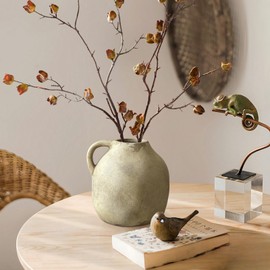 GDSZJLJ Rustic Pottery Vase with Handle, Beige Ceramic Vintage Farmhouse Vase, Handmade Flower Vase for Living Room, Kitchen, Bedroom, Wedding, Farmhouse Decor, 5.6 Inch