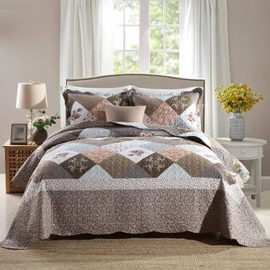 HoneiLife Quilt Set - 3 Piece Microfiber Reversible Bedspreads Patchwork Coverlets Floral Bedding Set All Season- Splicing Mocha Rose,Queen/Full Size