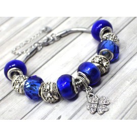 Blau Charms-Armband für Frauen in Edelstahl Thurcolas Modell Manhattan mit Klee Anhänger mit Kristallen