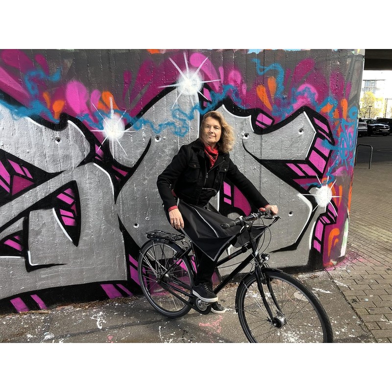 Drachenhaut 2-in-1 Cyclist Rain Cover (Black with Reflective Detail, Regular)