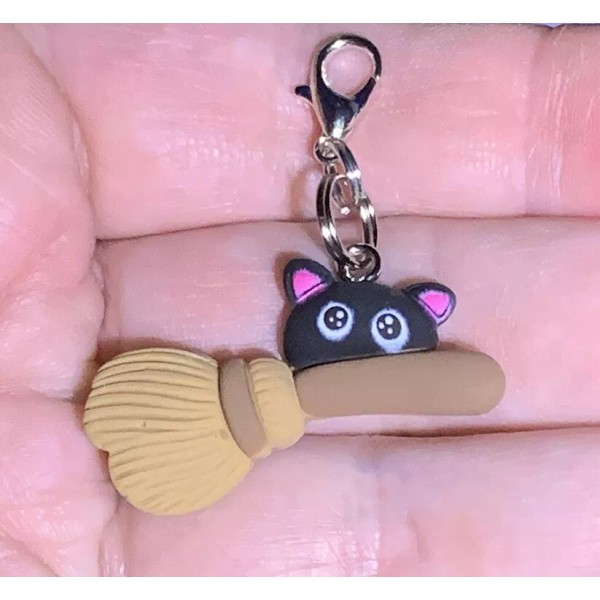 Black Cat On A Broom 🧹 Halloween Charm Zipper Pull