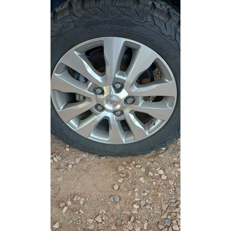TOYOTA 2008-2019 SEQUOIA 20 INCH SILVER WHEEL CENTER CAP 42603-0C100