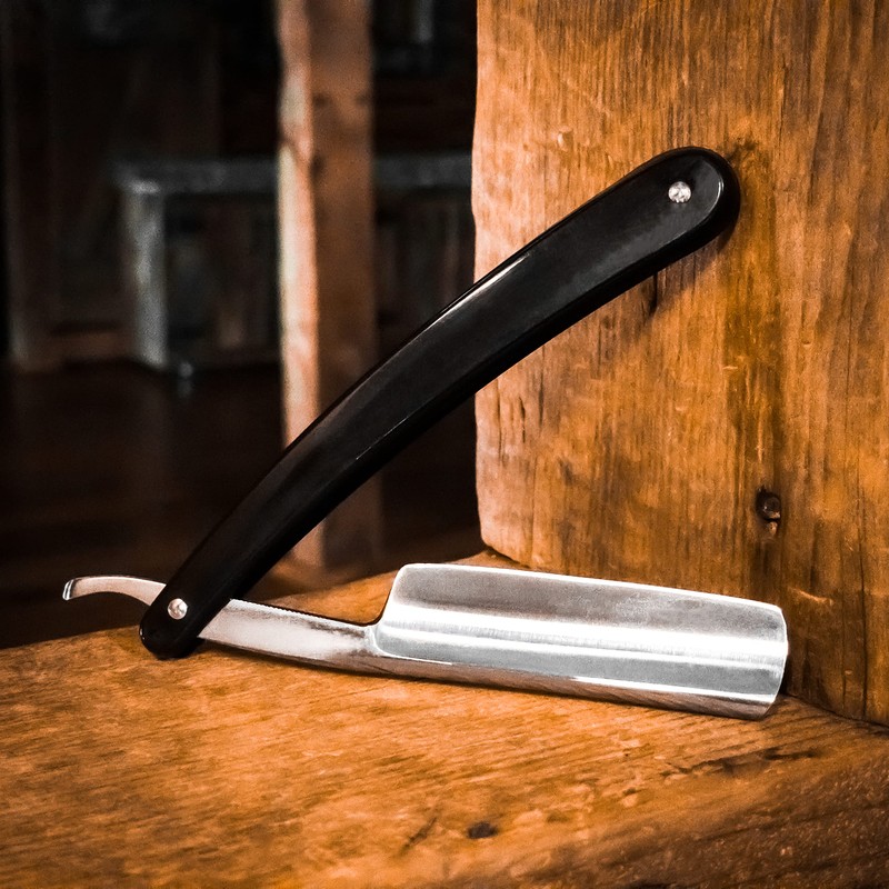 Union Razors SR3 Straight Edge Razor with Smooth Black Handle