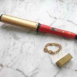 VS Sassoon Enrich Undone Curls