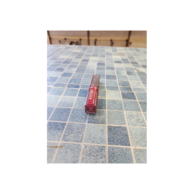 Burt's Bees Liquid Lipstick 823 Rhubarb Rapids .21oz