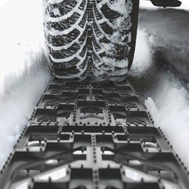 오토반비상탈출타이어패드2p전차종공용 눈길진흙탕모래톱 자갈밭 Autobahn Emergency Escape Tire Pad 2P Universal for All Vehicle Types Snow Mud Sand Gravel