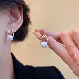 Vacaonio Bohemia Geometric Pearl Earrings Gold Pearl Bead Crawler Earrings Pearl Triangle Stud Earrings Pearl Geometric Earrings Birdal Wedding Earrings Jewelry for Women