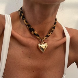 Scarf Necklace with Charm Gold Bandana Necklace for Women Chunky Cross Heart Starfish Flower Choker Pendant Necklaces Leopard Charm Necklaces Trendy Holiday Jewelry Gifts for Women