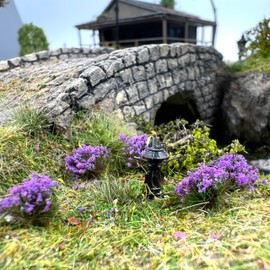 Miniature Flower Clusters for Model Railway Diorama, 104 Plants per Box, Multi-Color Scenery Decoration, Train Layout Landscape Accessories (Purple4)
