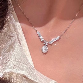 Inateannal Vintage Crystal Leaf Necklace Cubic Zirconia Choker Necklace Silver Crystal Pendant Necklace Rhinestone Wedding Chain Necklace Sparkle CZ Bridal Necklace, Zinc, No Gemstone