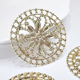 Kaleidoscope 3 Hanbok Traditional Metal Decoration Holiday Gift Money Envelope Packaging Decoration Hairpiece Decoration Hanbok Accessory Decoration Gift for Foreigners / 만화경3 한복 전통금속장식 명절선물 용돈봉투 포장장식 가채장식 한복악세사리장식 외국인선물