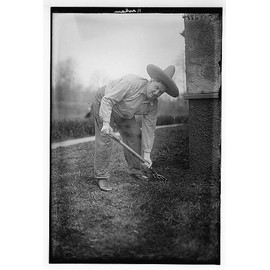 HistoricalFindings Photo: Harlem,Digging,rakes,Grass,Ground,Plants,Men,Portrait Photographs