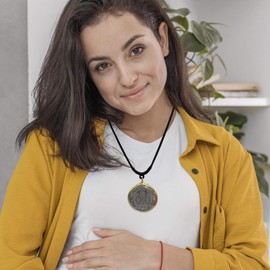 Heavens Tvcz Buddhist Amulet Thai Energy Mercy Kwan-Yin Pendant Round Gold Thousand Arms Hands Guanyin Kwan Yin Exquisite Carving for Women Charm with Necklace Handmade Rope Black Adjustable