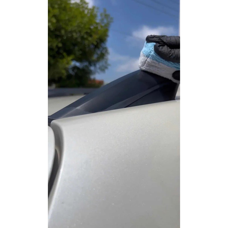 Abrillantador Premium Liquido Llantas Y Plásticos Exteriores Negro